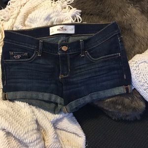 Hollister dark jean shorts size 1 (w25)